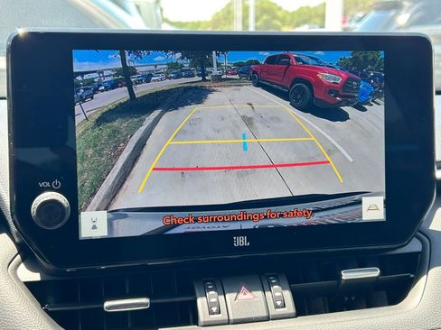 Used 2025 Toyota RAV4 Limited FWD image 33