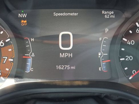 Used 2024 Jeep Compass Limited w/ Sun and Sound Group AWD/4WD image 35