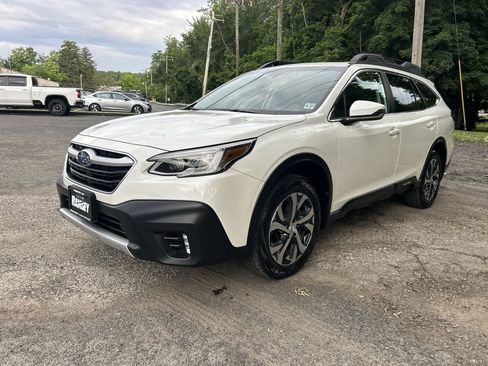 Certified 2022 Subaru Outback Limited AWD/4WD image 4
