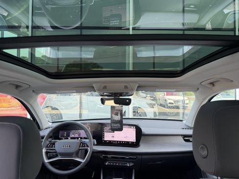 New 2026 Audi Q3 quattro 2.0T AWD/4WD image 9