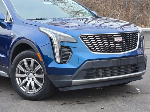 Used 2019 Cadillac XT4 Premium Luxury w/ Driver Awareness Package FWD image 2