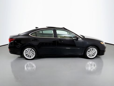 Used 2017 Lexus ES 350 w/ Ultra Luxury Package image 8
