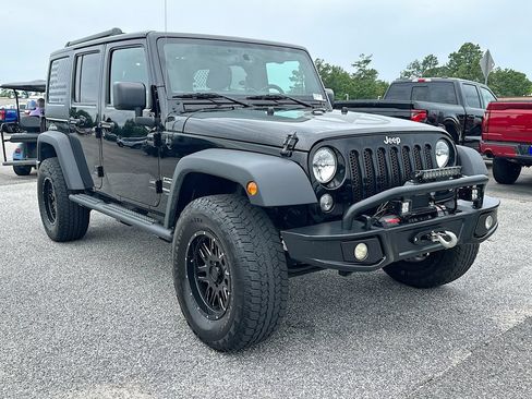 Used 2018 Jeep Wrangler Unlimited Sport S AWD/4WD image 2