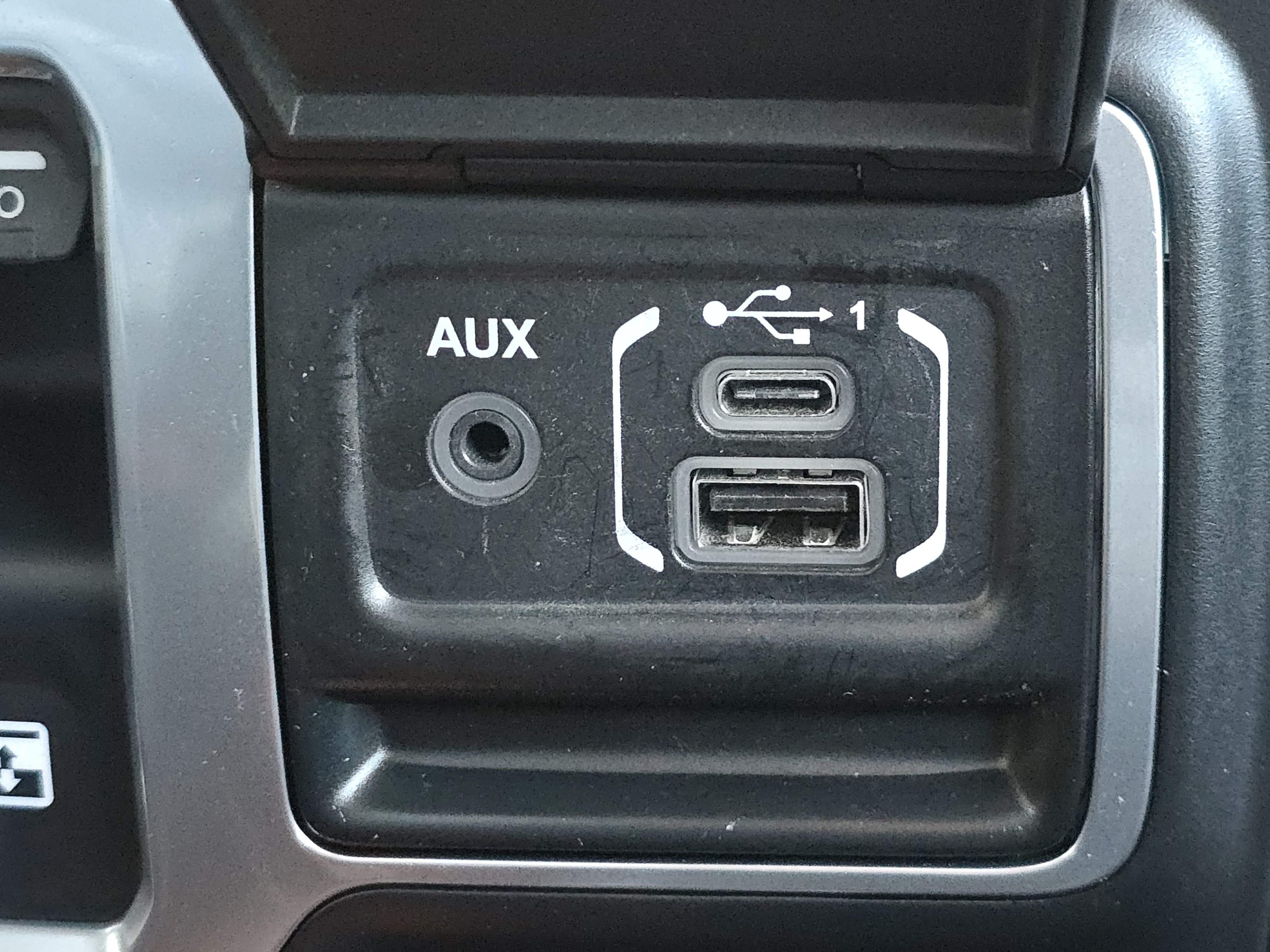 Used 2019 Jeep Wrangler Sport AWD/4WD image 12
