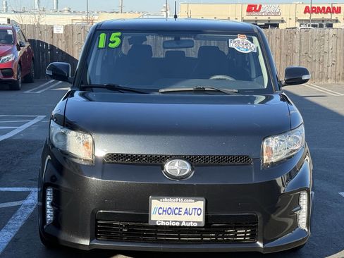Used 2015 Scion xB image 2