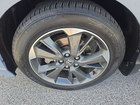 Used 2024 Honda Odyssey Elite image 17
