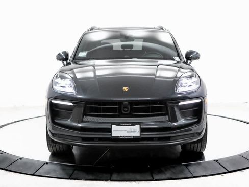 Used 2025 Porsche Macan image 10