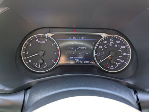 Certified 2025 Nissan Sentra SR FWD image 3