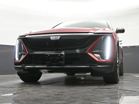 Used 2025 Cadillac Lyriq Sport AWD/4WD image 31