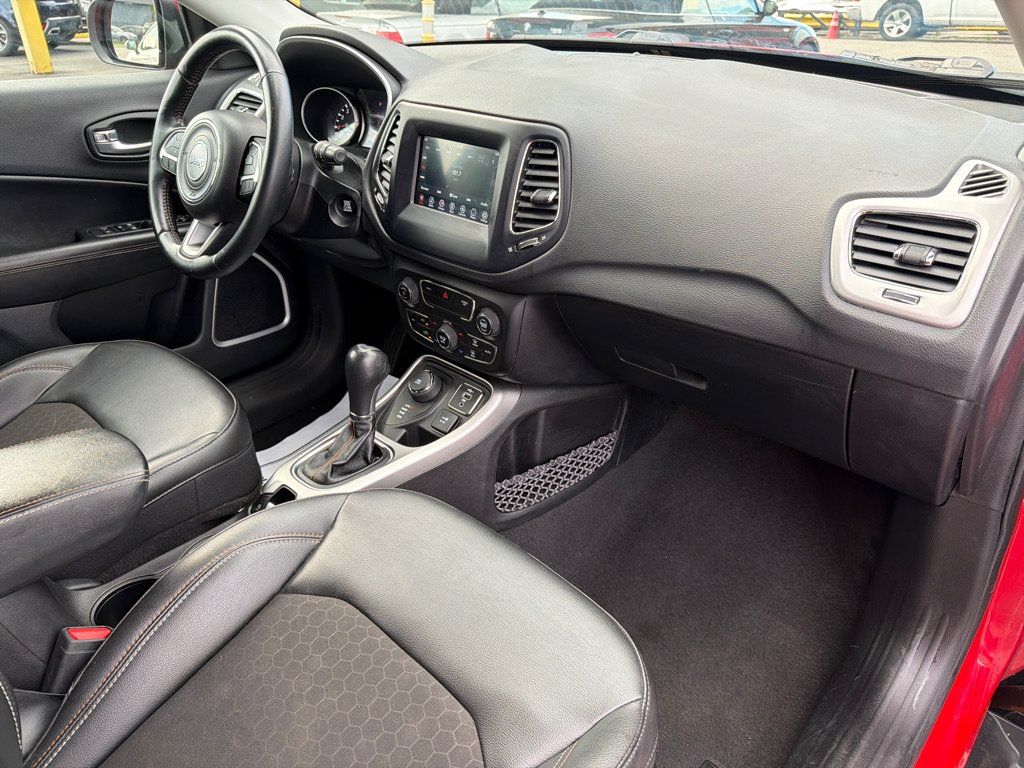 Used 2021 Jeep Compass Latitude w/ Convenience Group AWD/4WD image 30