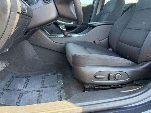 Used 2023 Chevrolet Malibu LT FWD image 15