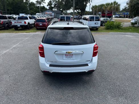 Used 2017 Chevrolet Equinox Premier w/ Enhanced Convenience Package AWD/4WD image 5