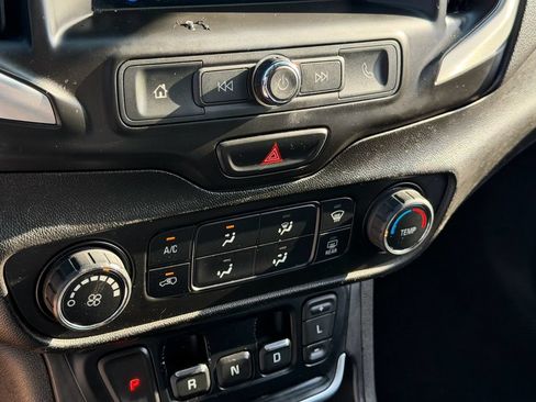 Used 2019 GMC Terrain SLE FWD image 21