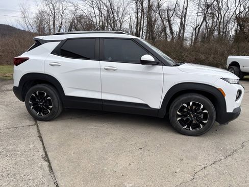 Used 2021 Chevrolet TrailBlazer LT w/ LPO, Blackout Package image 8