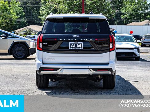 Used 2025 Ford Expedition Platinum AWD/4WD image 12