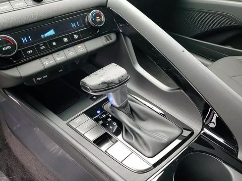 Certified 2025 Hyundai Elantra SEL w/ Cargo Package image 21