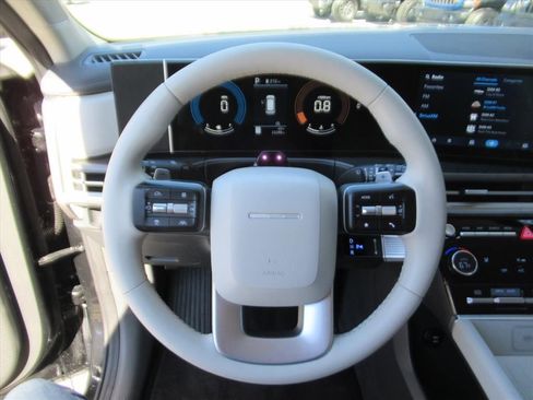 Used 2025 Hyundai Santa Fe SEL image 17