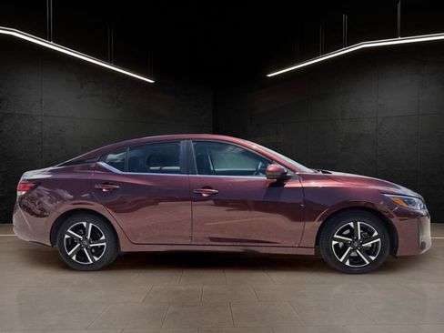 Used 2024 Nissan Sentra SV FWD image 8