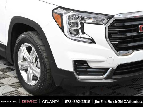 Used 2024 GMC Terrain SLE image 31