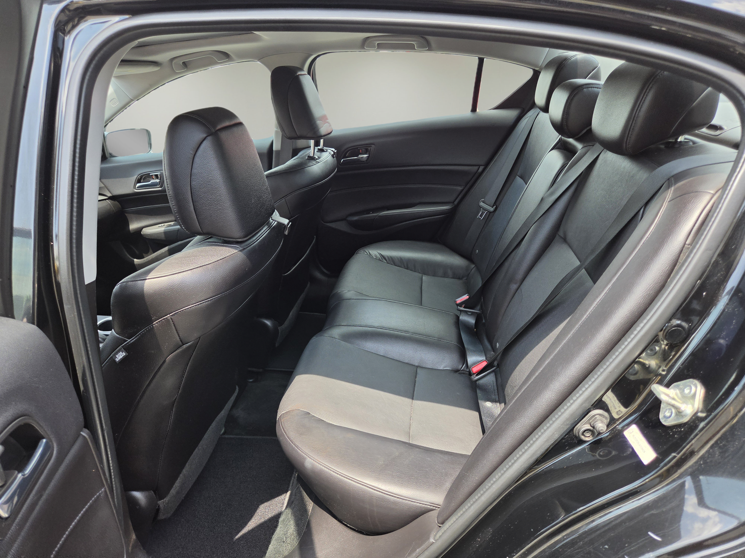 Used 2018 Acura ILX FWD image 11