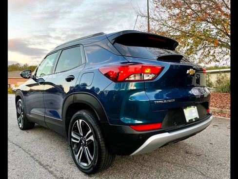 Used 2021 Chevrolet TrailBlazer LT w/ Convenience Package image 11
