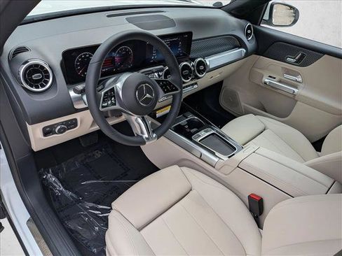New 2026 Mercedes-Benz GLB 250 image 3