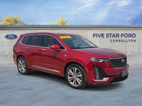 Used 2021 Cadillac XT6 Premium Luxury FWD image 2