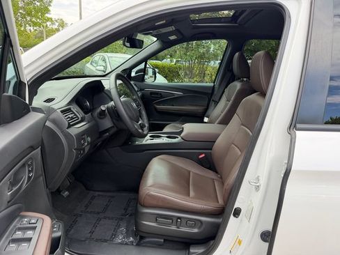 Used 2024 Honda Passport EX-L image 11