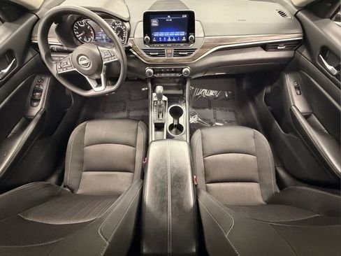 Certified 2024 Nissan Altima 2.5 SV FWD image 17