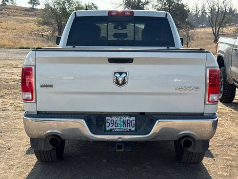 Used 2017 RAM 1500 Laramie w/ Convenience Group AWD/4WD image 5