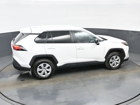 Used 2024 Toyota RAV4 LE image 39