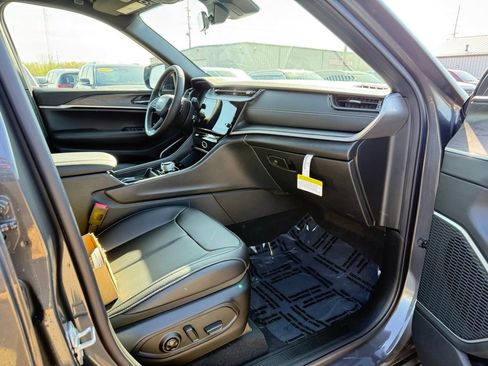 New 2026 Jeep Grand Cherokee L Limited AWD/4WD image 30