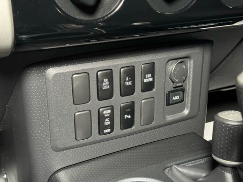 Used 2007 Toyota FJ Cruiser 4WD image 32