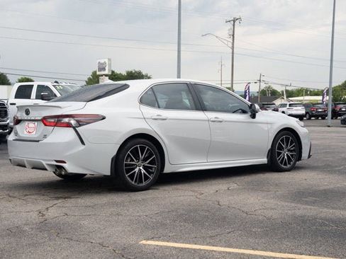 Used 2023 Toyota Camry SE image 5