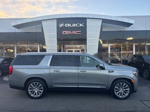 Used 2024 GMC Yukon XL Denali w/ Denali Reserve Package image 38
