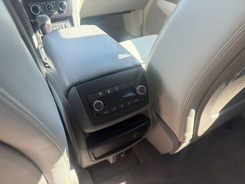 Used 2017 Buick Enclave Leather FWD image 27