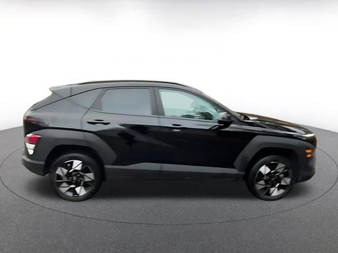 Used 2025 Hyundai Kona SEL AWD/4WD image 16