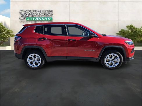 Used 2025 Jeep Compass Sport image 6