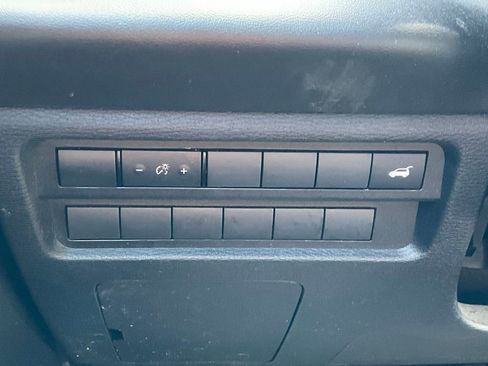 Used 2023 Mitsubishi Outlander SE Black Edition image 8