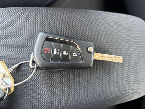 Used 2025 Toyota Corolla LE FWD image 21