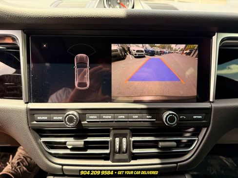 Used 2020 Porsche Macan AWD/4WD image 17