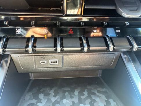 Certified 2024 GMC Canyon AT4 image 33