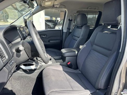 Used 2023 Nissan Frontier SV image 32