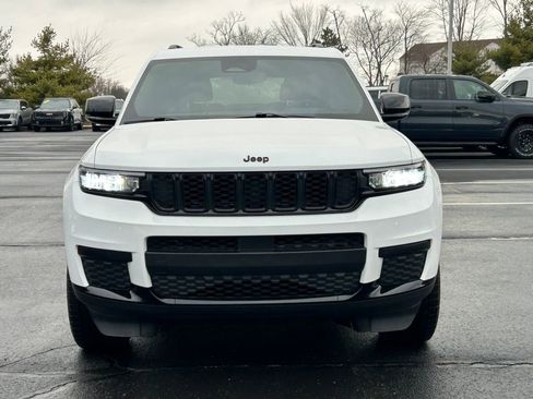 Certified 2023 Jeep Grand Cherokee L Laredo image 2