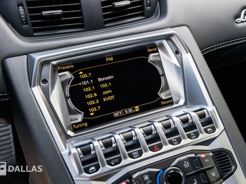 Used 2018 Lamborghini Aventador S image 29