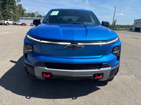 Used 2026 Chevrolet Silverado EV Trail Boss AWD/4WD image 8