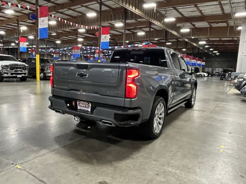 Used 2021 Chevrolet Silverado 1500 High Country w/ Technology Package image 5