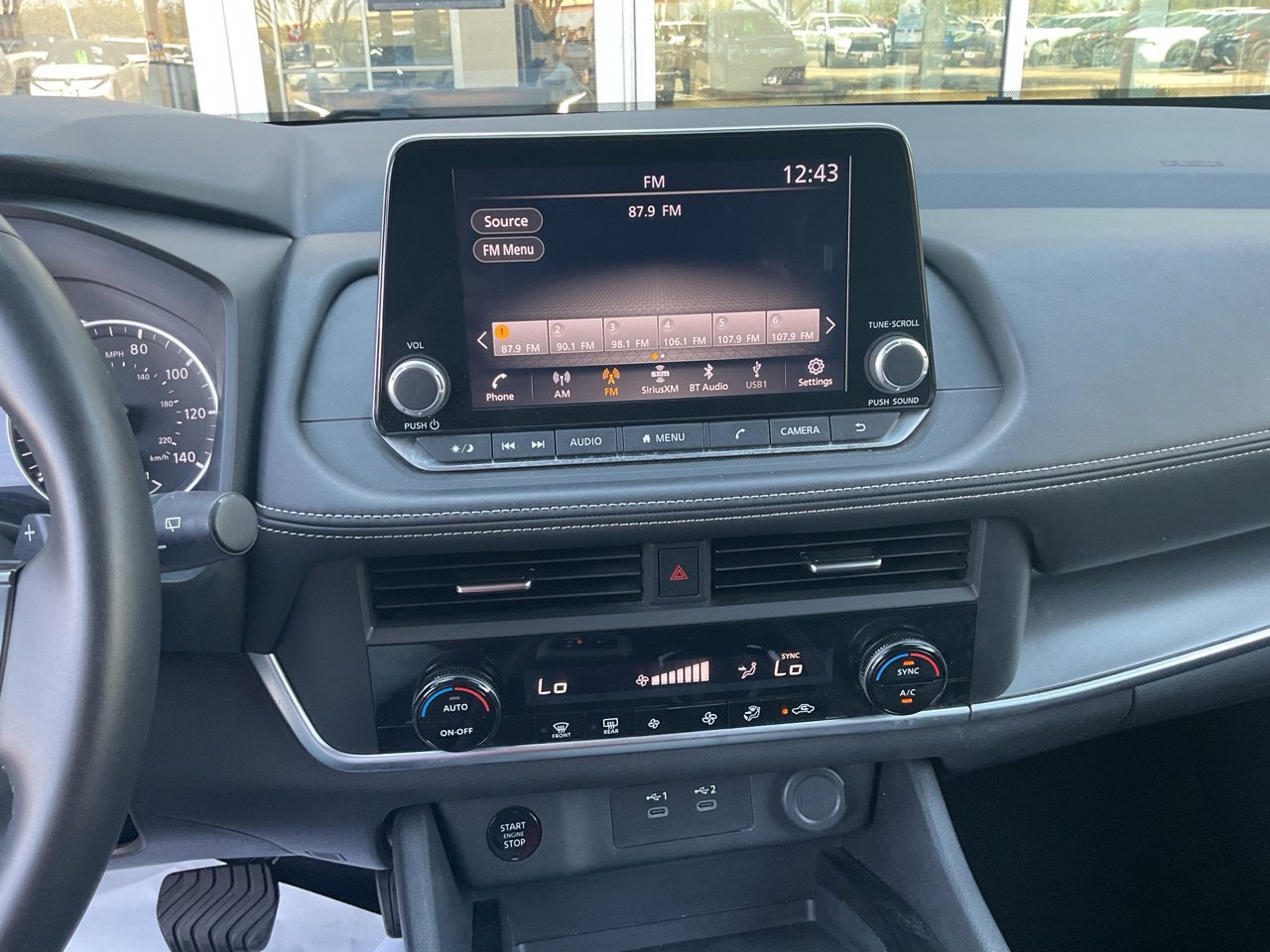 Used 2025 Nissan Rogue SV FWD image 29