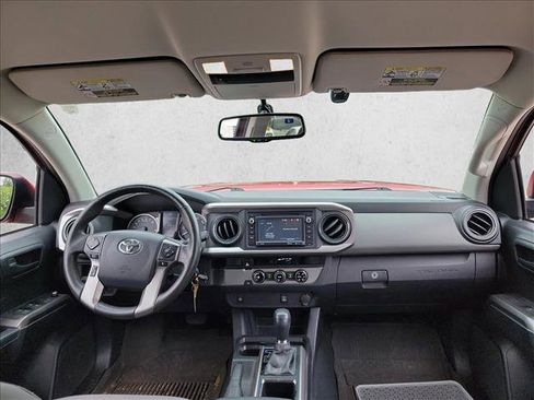 Used 2016 Toyota Tacoma SR5 w/ SR5 Appearance Package (SN) RWD image 17