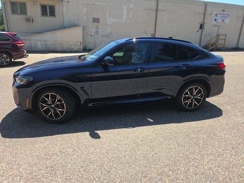 Used 2024 BMW X4 M40i AWD/4WD image 3